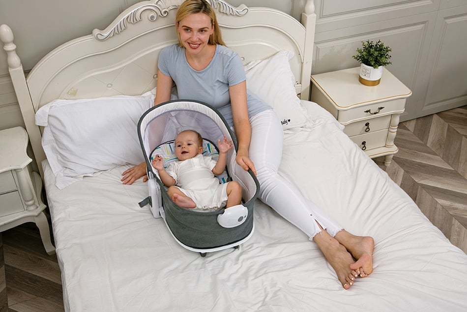 Mastela 6 in 1 Deluxe Multi-Functional Bassinet.